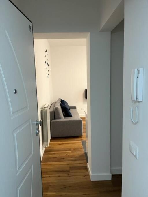 Charming Newly Renovated Apartment 佛罗伦萨 外观 照片